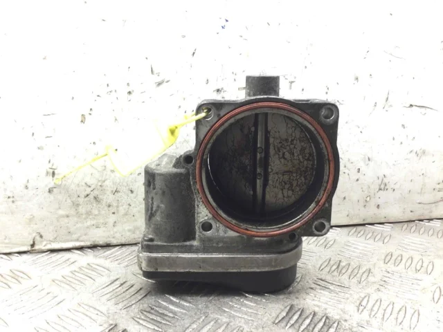 Дроссельная заслонка для BMW X5 Е53 1999-2006 на фотографиях