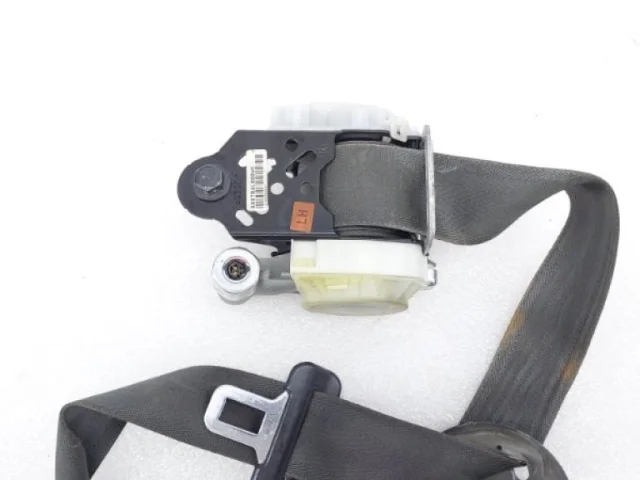 Ремень безопасности передний левый для Kia Rio 3 на фотографиях