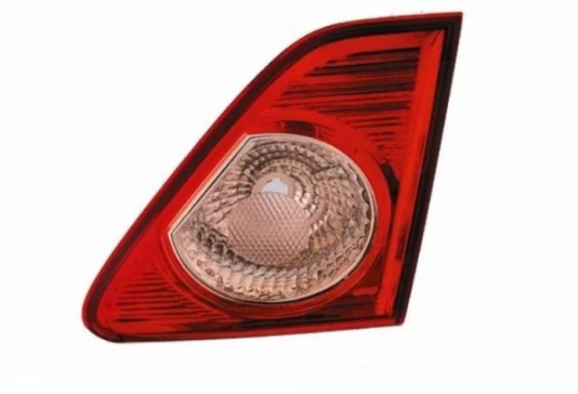 Фонарь внутренний правый для Toyota Corolla E140/E150 Седан 2006-2013 на фотографиях