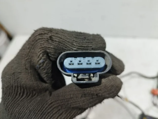 Проводка моторного отсека для Chevrolet Cruze 1 J300 2009-2015 на фотографиях