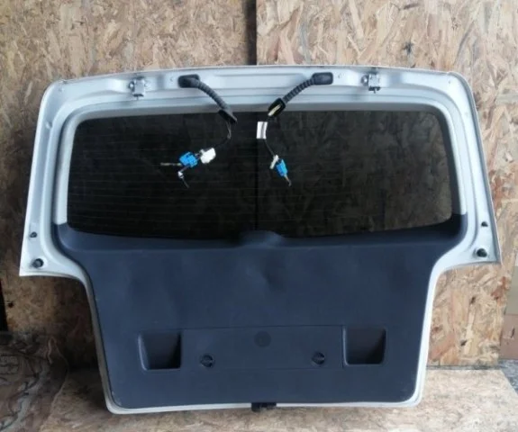 Дверь багажника для Volkswagen Touran 1T 2003-2015 на фотографиях