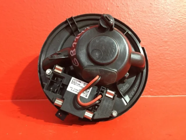 Реостат печки для Volkswagen Passat Variant (B6, Typ 3C) 2004-2010 на фотографиях