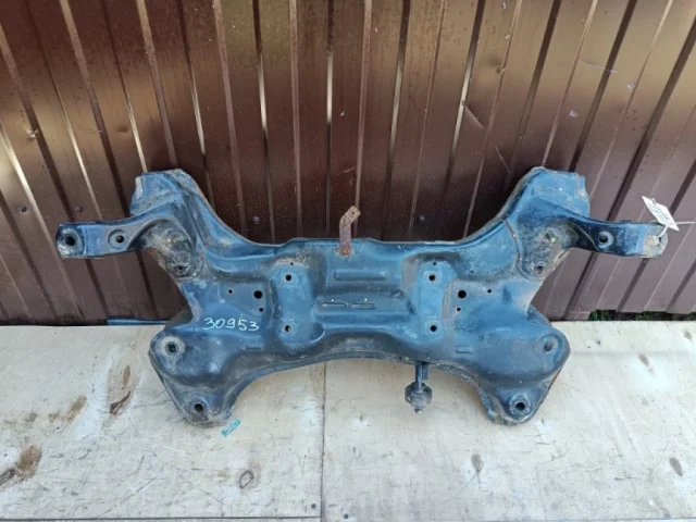 Подрамник двигателя для Hyundai Solaris 1 RB (2011-2013) на фотографиях