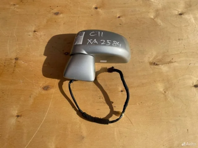 Стекла и зеркала для Nissan Tiida SC11 Седан 2007-2014 на фотографиях