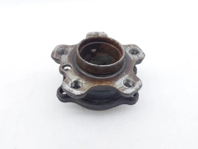 Ступица колеса передняя правая для BMW 5er Ф10 2010-2013 на фотографиях