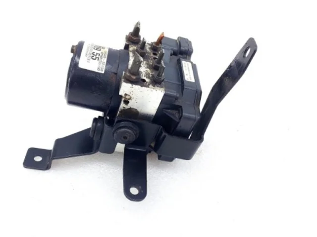 Блок ABS для Hyundai Tucson JM 2004-2009 на фотографиях