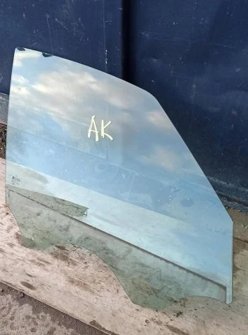 Стекла и зеркала для Opel Zafira C 2011-2015 на фотографиях