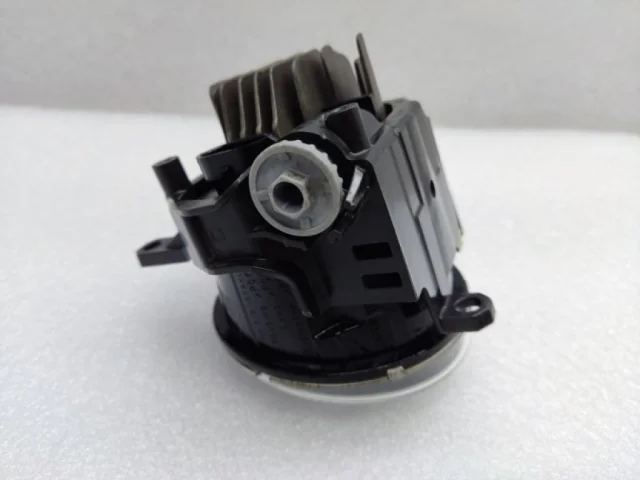 Противотуманка (ПТФ) передняя левая для Toyota Alphard H30 2015+ на фотографиях