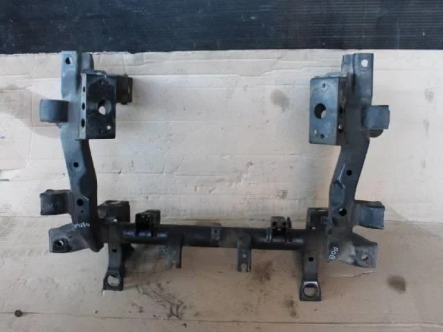 Подрамник двигателя для Mitsubishi Pajero V90 5dr 2006-2011 на фотографиях