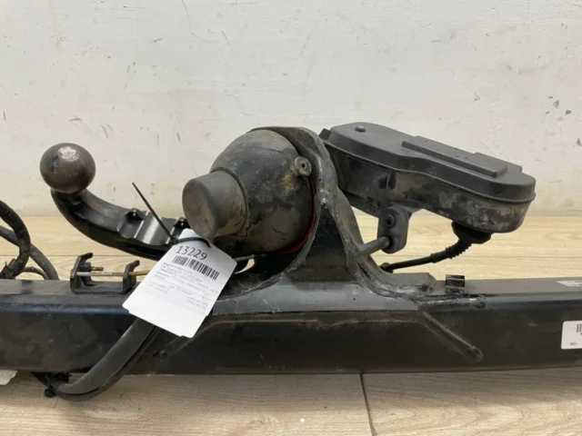 Фаркоп для Volkswagen Touareg II (7P5) 2010-2014 на фотографиях