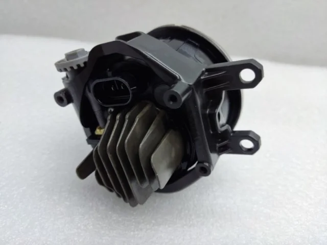 Противотуманка (ПТФ) передняя левая для Toyota Alphard H30 2015+ на фотографиях