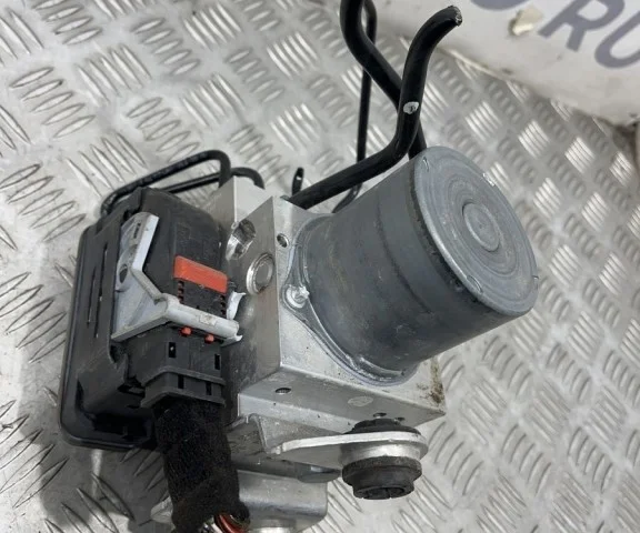 Блок ABS для Audi Q7 4M 2015+ на фотографиях