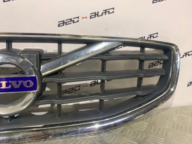 Решетка радиатора для Volvo S60 FS II 2010-2013 на фотографиях