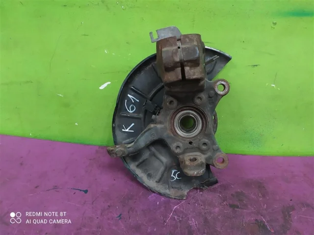 Кулак поворотный левый для Volkswagen Jetta 6 2010-2019 на фотографиях