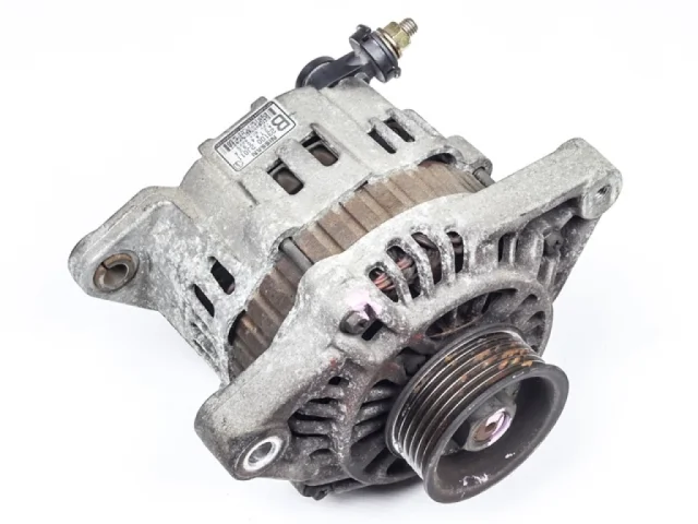 Генератор для Nissan Primera P11 Седан 1996-2001 на фотографиях