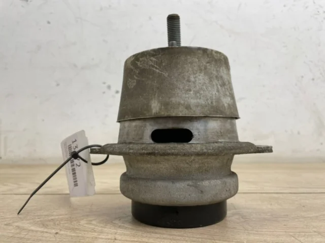 Подушка двигателя задняя левая нижняя для Volkswagen Touareg II (7P5) 2010-2014 на фотографиях