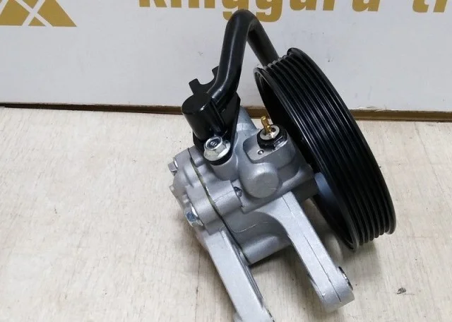 Насос ГУР для Hyundai Solaris 1 RB (2011-2013) на фотографиях