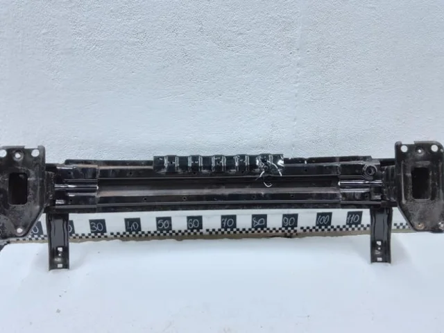 Усилитель бампера передний верхний для Hyundai i40 1 Седан 2011-2015 на фотографиях