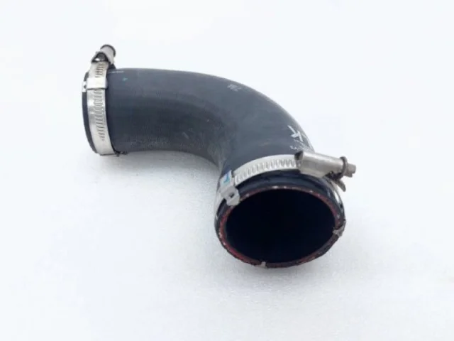 Патрубок интеркулера для Audi Q7 4M 2015+ на фотографиях