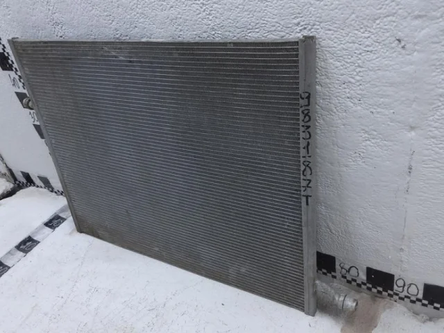 Радиатор охлаждения ДВС для Mercedes-Benz M class W166 2011-2015 на фотографиях