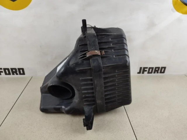 Корпус воздушного фильтра для Suzuki Grand Vitara 2005-2014 на фотографиях