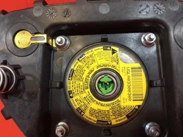 Подушка безопасности водителя для Opel Astra J Седан 2011-2017 на фотографиях