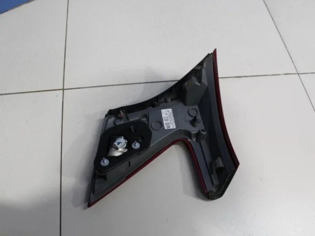 Фонарь внутренний правый для Honda Civic FK 5D 2012-2015 на фотографиях