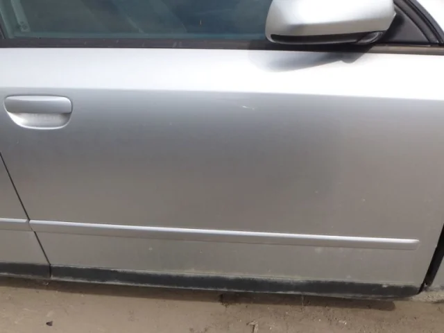 Дверь передняя правая для Audi A4 B6 2000-2004 на фотографиях