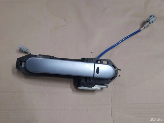 Двери для Nissan Tiida SC11 Седан 2007-2014 на фотографиях