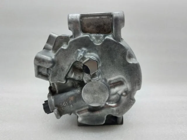 Компрессор кондиционера для Toyota RAV4 XA50 2019+ на фотографиях