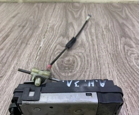 Молдинг двери задней левой для Opel Zafira B 2005-2015 на фотографиях