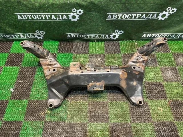 Подрамник двигателя для Nissan Almera Classic B10 2006-2012 на фотографиях