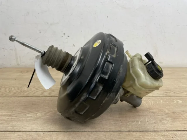 Вакуумный усилитель тормозов для Audi Q7 4L 2005-2015 на фотографиях