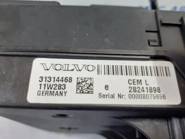 CEM Центральный электронный модуль для Volvo XC90 I C 2002-2014 на фотографиях