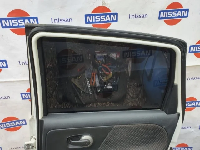 Двери для Nissan Note E12 2012-2020 на фотографиях