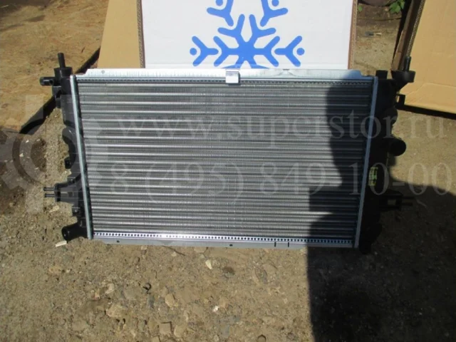 Радиатор охлаждения ДВС для Opel Astra H Хэтчбек 2004-2014 на фотографиях