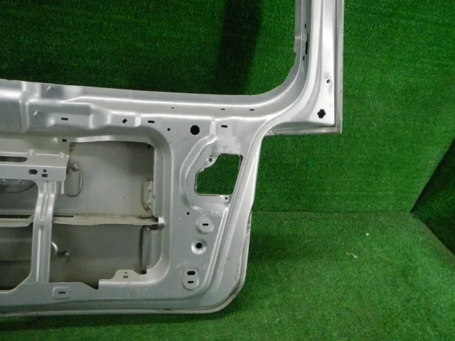 Крышка багажника для Volkswagen Touran 1T 2003-2015 на фотографиях