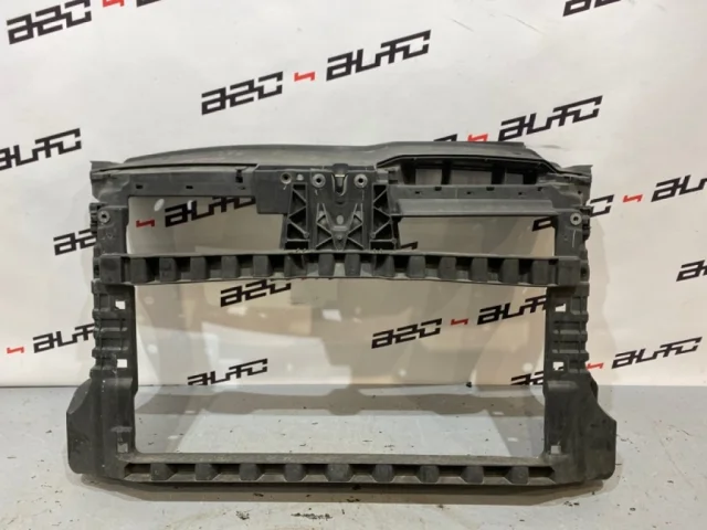 Панель радиатора (телевизор) для Volkswagen Golf V (1K1) 2003-2008 на фотографиях