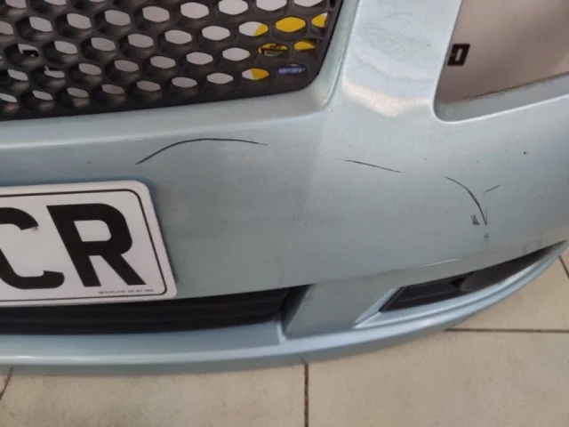 Бампер передний для Suzuki Swift Хэтчбек 3-d 2004-2010 на фотографиях