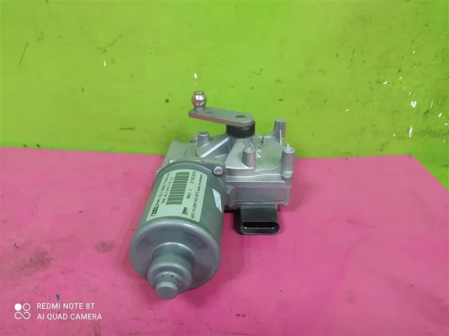 Мотор стеклоочистителя для Audi Q7 4L 2005-2015 на фотографиях