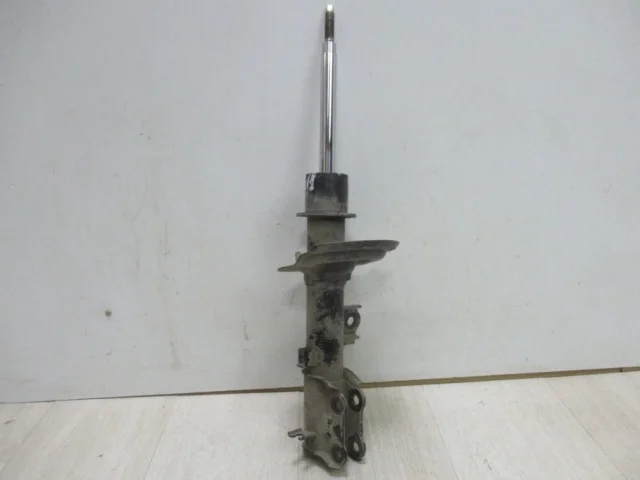 Стойка кузова центральная правая для Hyundai Solaris 1 рестайлинг 2014-2017 на фотографиях