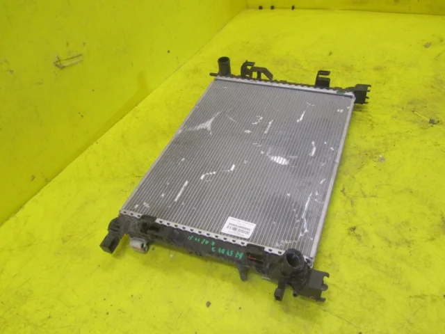 Радиатор охлаждения ДВС для Renault Sandero BS 2007-2014 на фотографиях