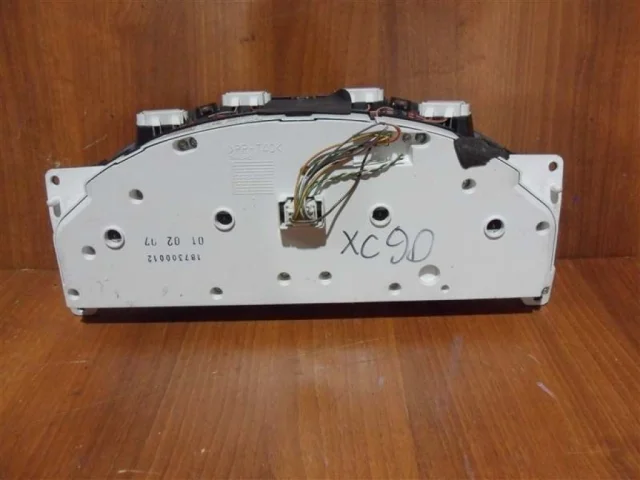 Приборная панель для Volvo XC90 I C 2002-2014 на фотографиях