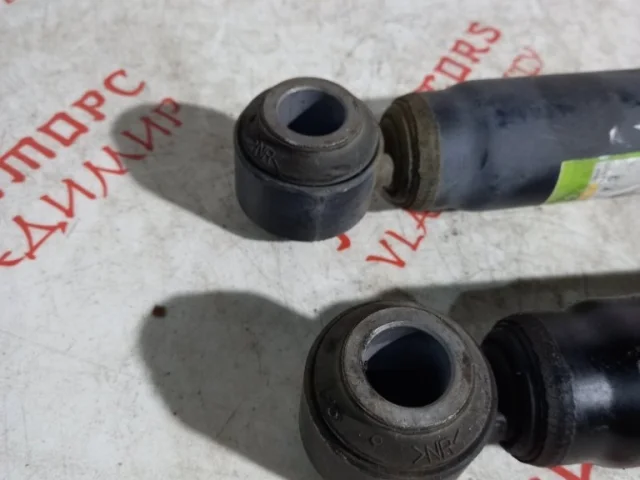 Амортизатор задний левый для Mazda CX 5 KE 2011-2017 на фотографиях