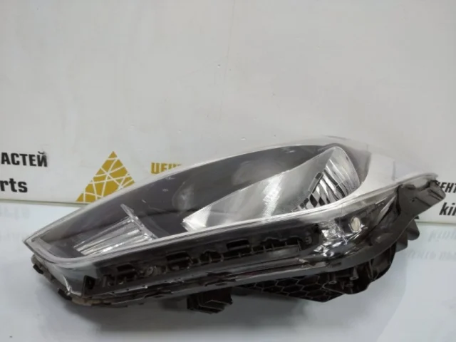 Фара ксенон левая для Hyundai Solaris 2 (2017-2022) на фотографиях