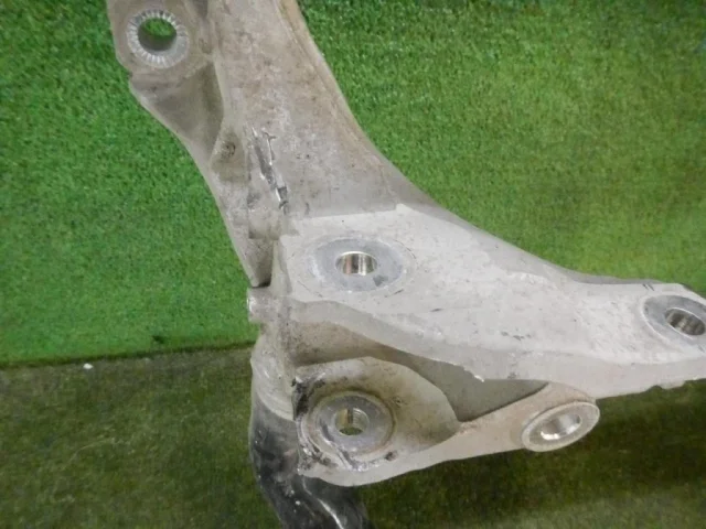 Подрамник двигателя для Audi Q7 4M 2015+ на фотографиях