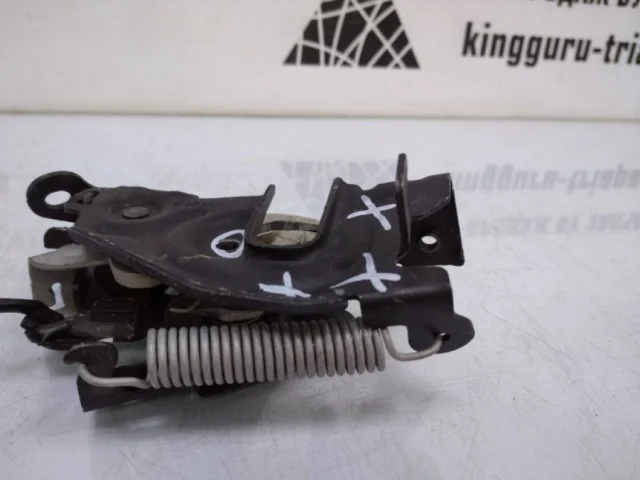 Замок капота для BMW X6 G06 2019+ на фотографиях