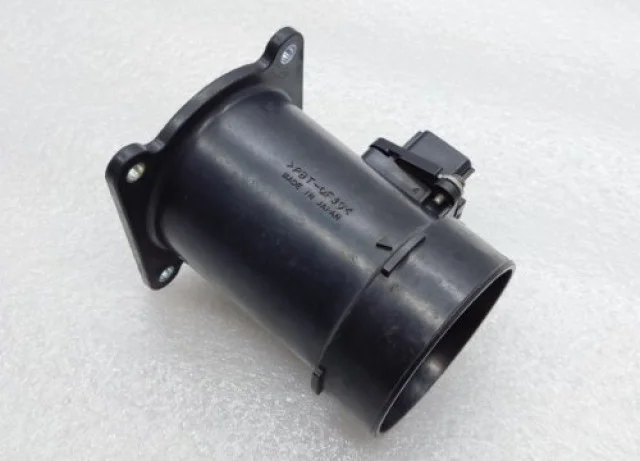 Датчик массового расхода воздуха для Nissan X-Trail T30 RU 2001-2007 на фотографиях