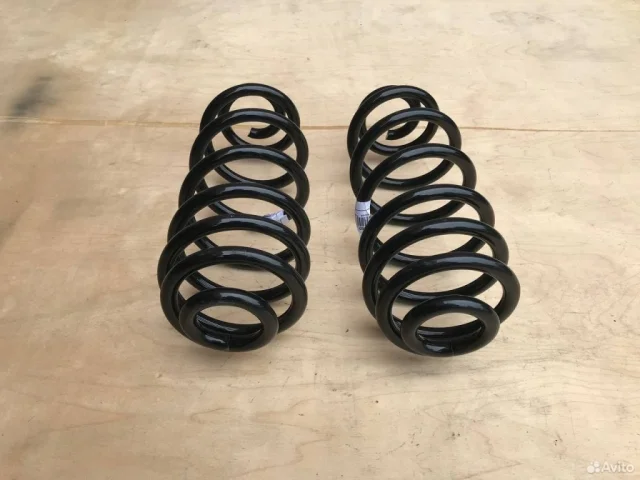 Пружина амортизатора задняя для BMW X6 Е71 2007-2012 на фотографиях