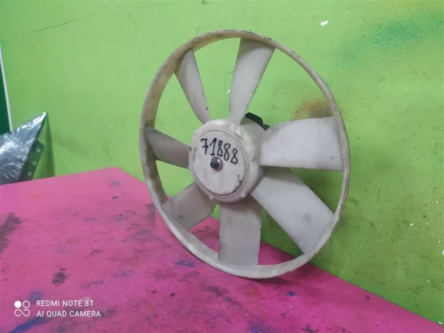 Вентилятор радиатора охлаждения ДВС для Volkswagen Golf III (1H5)Универсал (EU) 1991-2001 на фотографиях